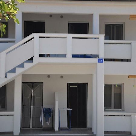 Apartments Istuk Vir Exterior photo