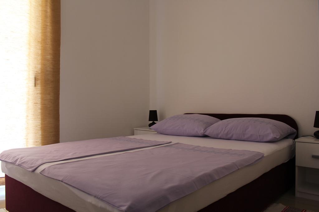 Apartments Istuk Vir Room photo